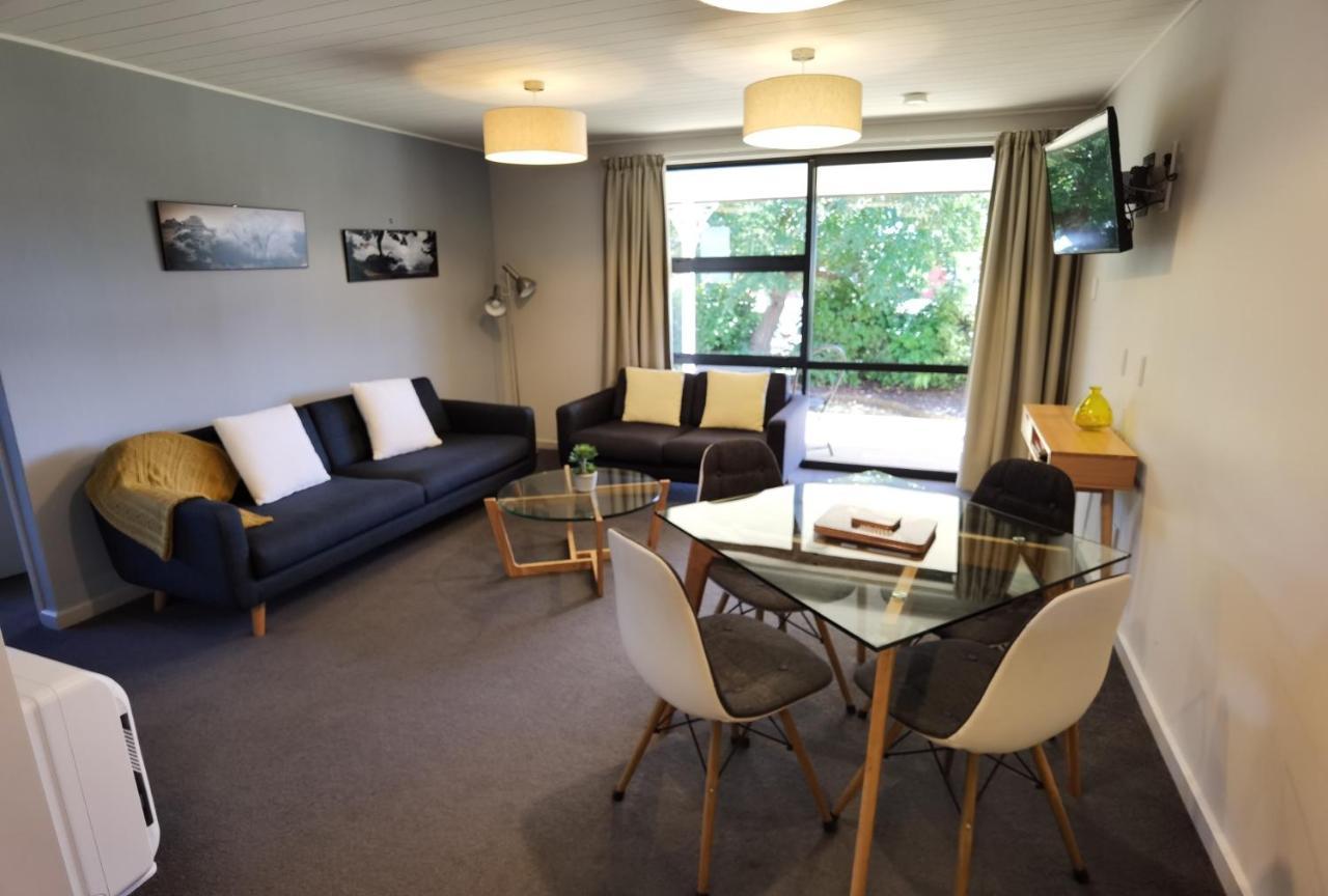 Milford Road Apartments Te Anau Exterior photo
