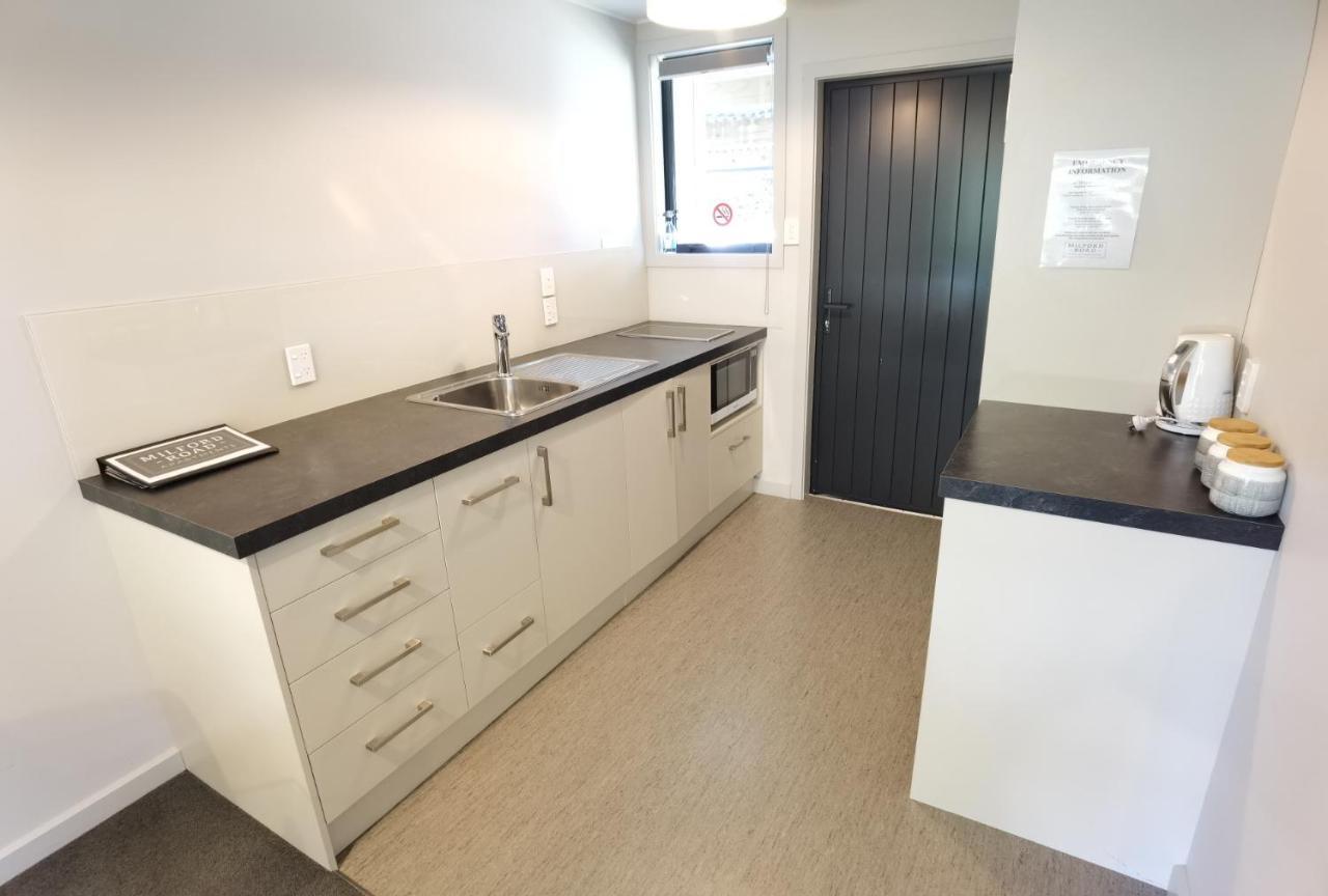 Milford Road Apartments Te Anau Exterior photo