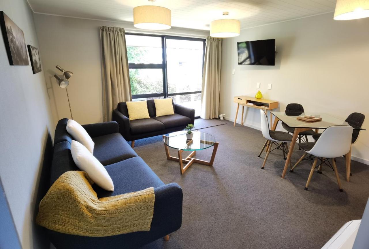 Milford Road Apartments Te Anau Exterior photo